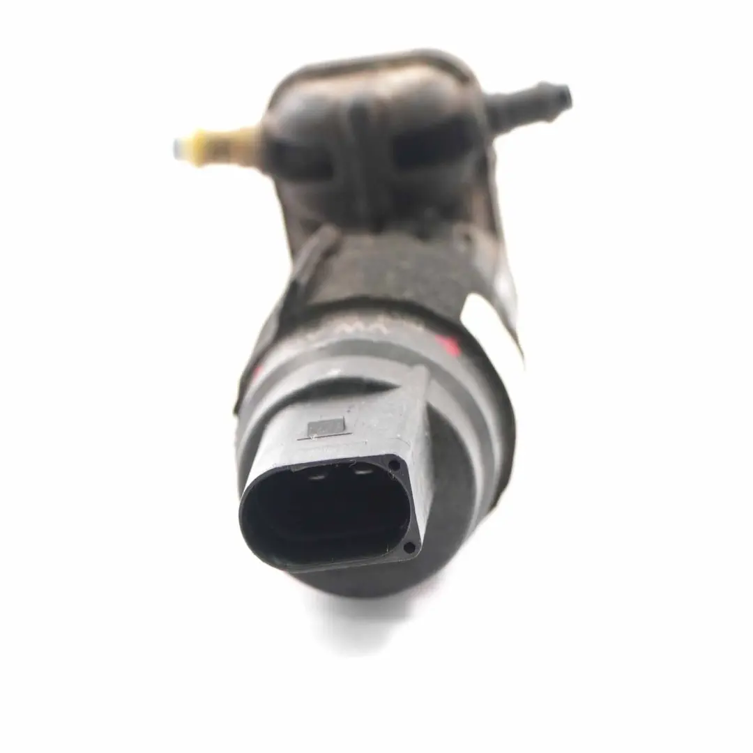 Tanque de Líquido Lavaparabrisas Bomba de Lavado para Audi A4 B8 con número de pieza 8K9955647 Audi A4 B8 Tanque de Líquido Lavaparabrisas Bomba de Lavado - SKU 8K9955647 - Número de pieza 8K9955647