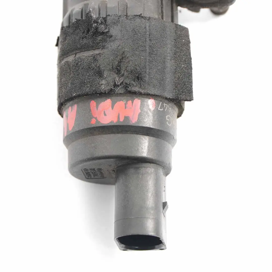 Serbatoio del liquido lavavetro Pompa di lavaggio per Audi A4 B8 con numero di parte 8K9955647 Audi A4 B8 Serbatoio del liquido lavavetro Pompa di lavaggio - SKU 8K9955647 - Numero di parte 8K9955647