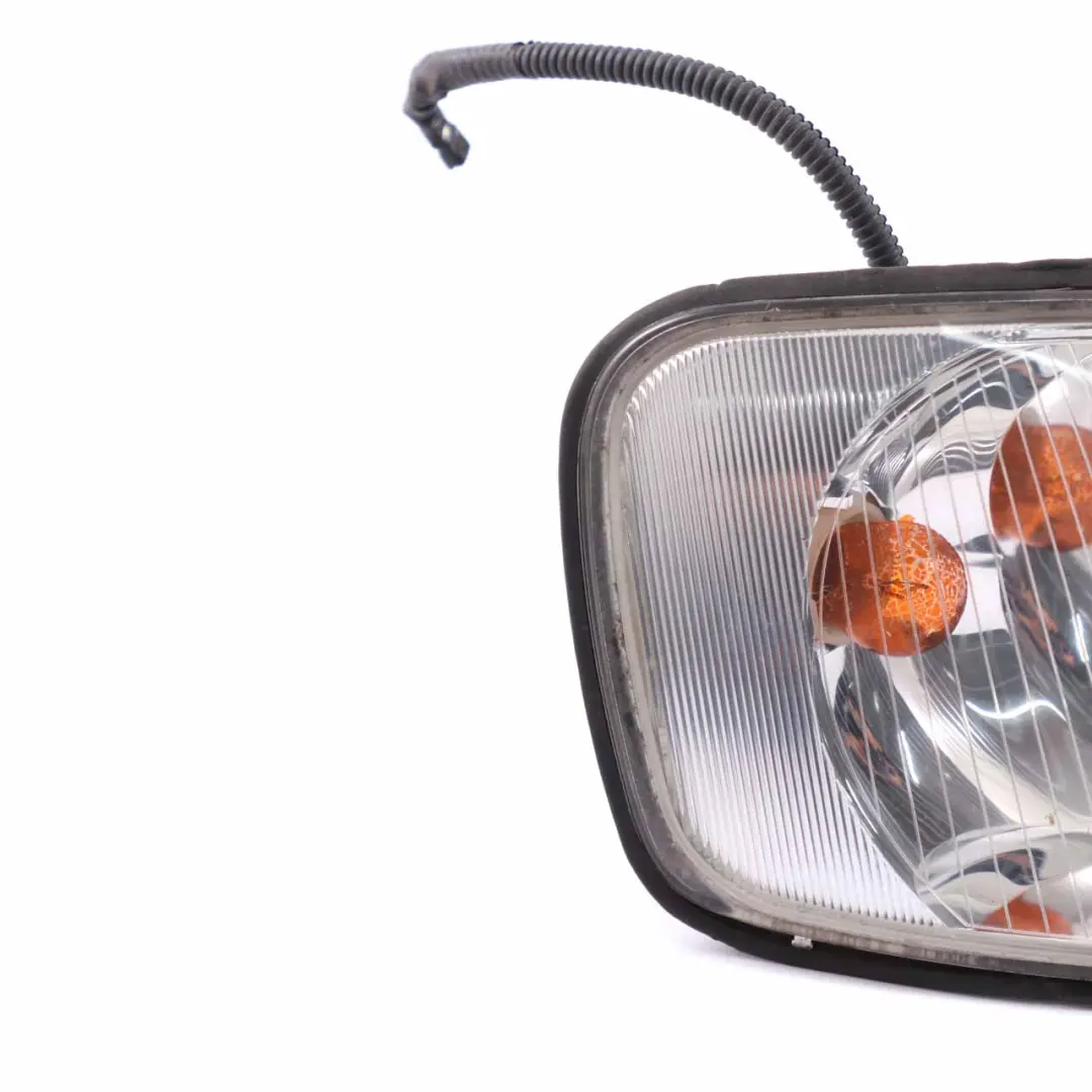 8L Lampa Kierunkowskazu Przód Prawy do Audi A3 o numerze 8L0953050 Audi A3 8L Lampa Kierunkowskazu Przód Prawy - SKU 8L0953050 - Numer Części 8L0953050