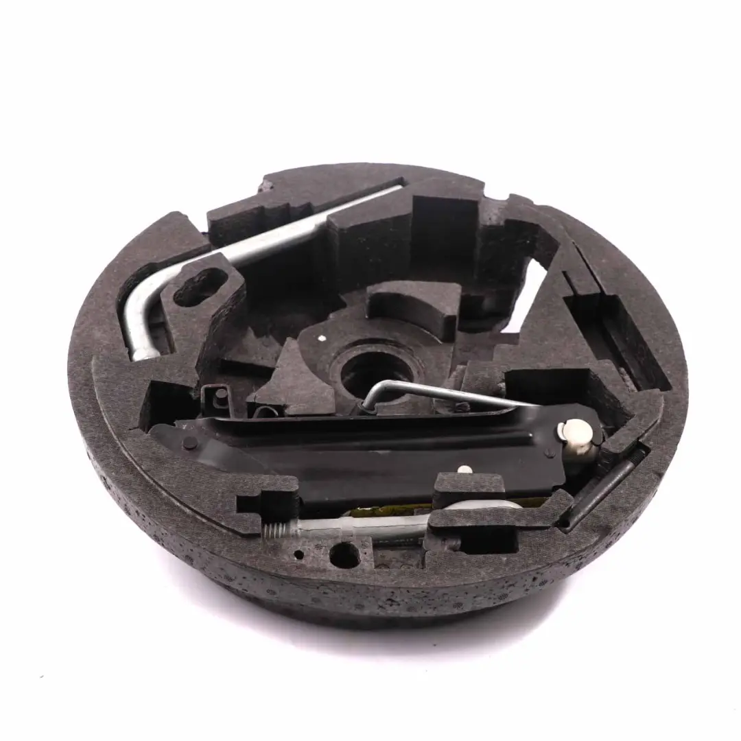Audi A3 8P Support de roue de secours Cric de levage Kit d'outils - SKU 8P0012109E - Numéro de pièce 8P0012109E