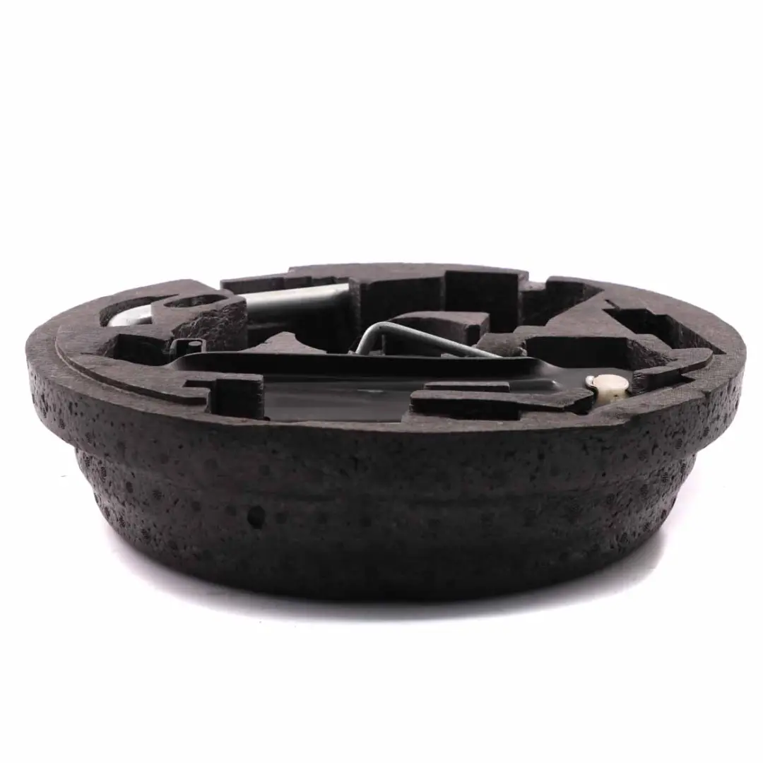 Audi A3 8P Supporto ruota di scorta Kit attrezzi per il sollevamento - SKU 8P0012109E - Numero di parte 8P0012109E