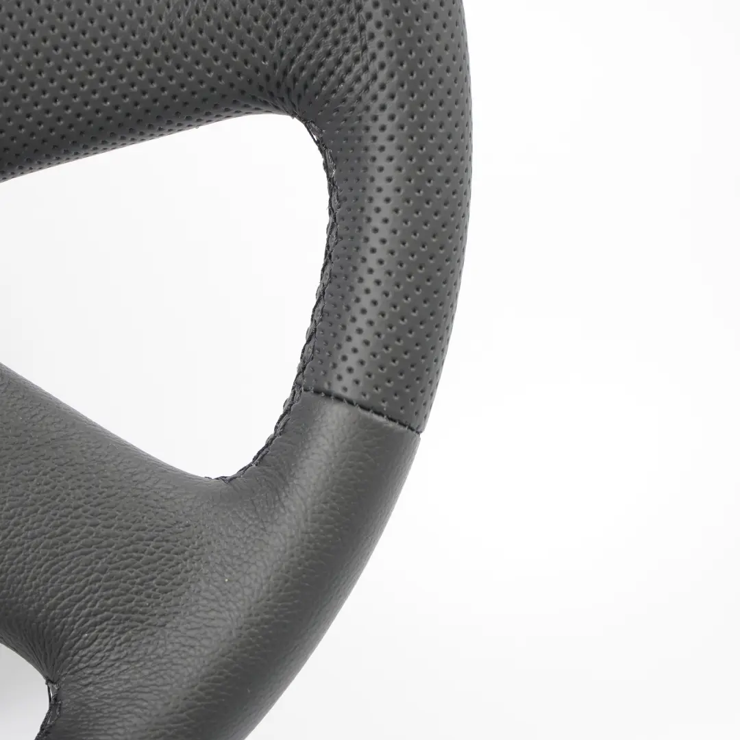 Volant en cuir noir pour Audi A4 B7 NEW à propos du numéro de pièce 8P0419091BF Audi A4 B7 NEW Volant en cuir noir - SKU 8P0419091BF-1 - Numéro de pièce 8P0419091BF