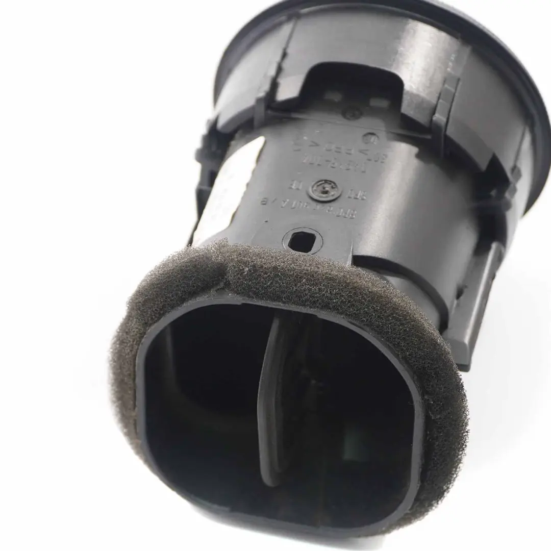 bocchetta aria cruscotto ugello griglia ventilazione aria per Audi A3 8P con numero di parte 8P0820901A Audi A3 8P bocchetta aria cruscotto ugello griglia ventilazione aria - SKU 8P0820901A - Numero di parte 8P0820901A