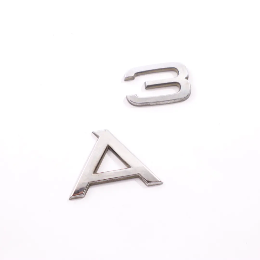 Audi A3 8P Emblema bagagliaio posteriore Distintivo stivale Aderito - SKU 8P0853741 - Numero di parte 8P0853741