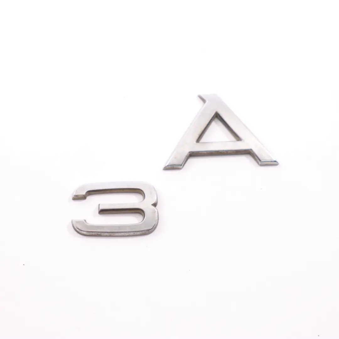 Audi A3 8P Emblema Maletero Maletero Trasero Adherido Insignia Logotipo - SKU 8P0853741 - Número de pieza 8P0853741
