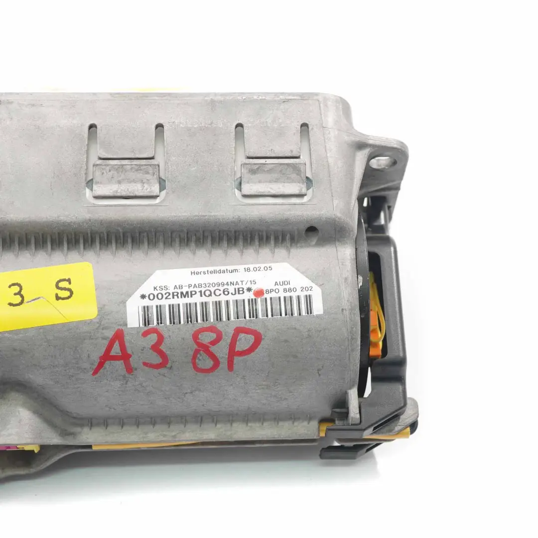 Airbag Lado Pasajero Delantero Salpicadero Air Bag para Audi A3 8P con número de pieza 8P0880202 Audi A3 8P Airbag Lado Pasajero Delantero Salpicadero Air Bag - SKU 8P0880202 - Número de pieza 8P0880202