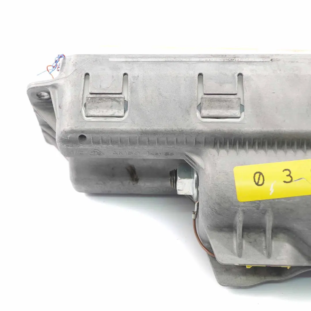 Airbag Passager côté Avant Tableau bord Tableau bord pour Audi A3 8P à propos du numéro de pièce 8P0880202 Audi A3 8P Airbag Passager côté Avant Tableau bord Tableau bord - SKU 8P0880202 - Numéro de pièce 8P0880202