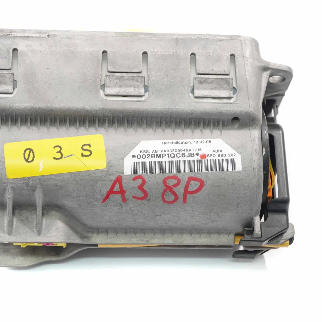 Poduszka Powietrzna Pasażera do Audi A3 8P o numerze 8P0880202 Audi A3 8P Poduszka Powietrzna Pasażera - SKU 8P0880202 - Numer Części 8P0880202