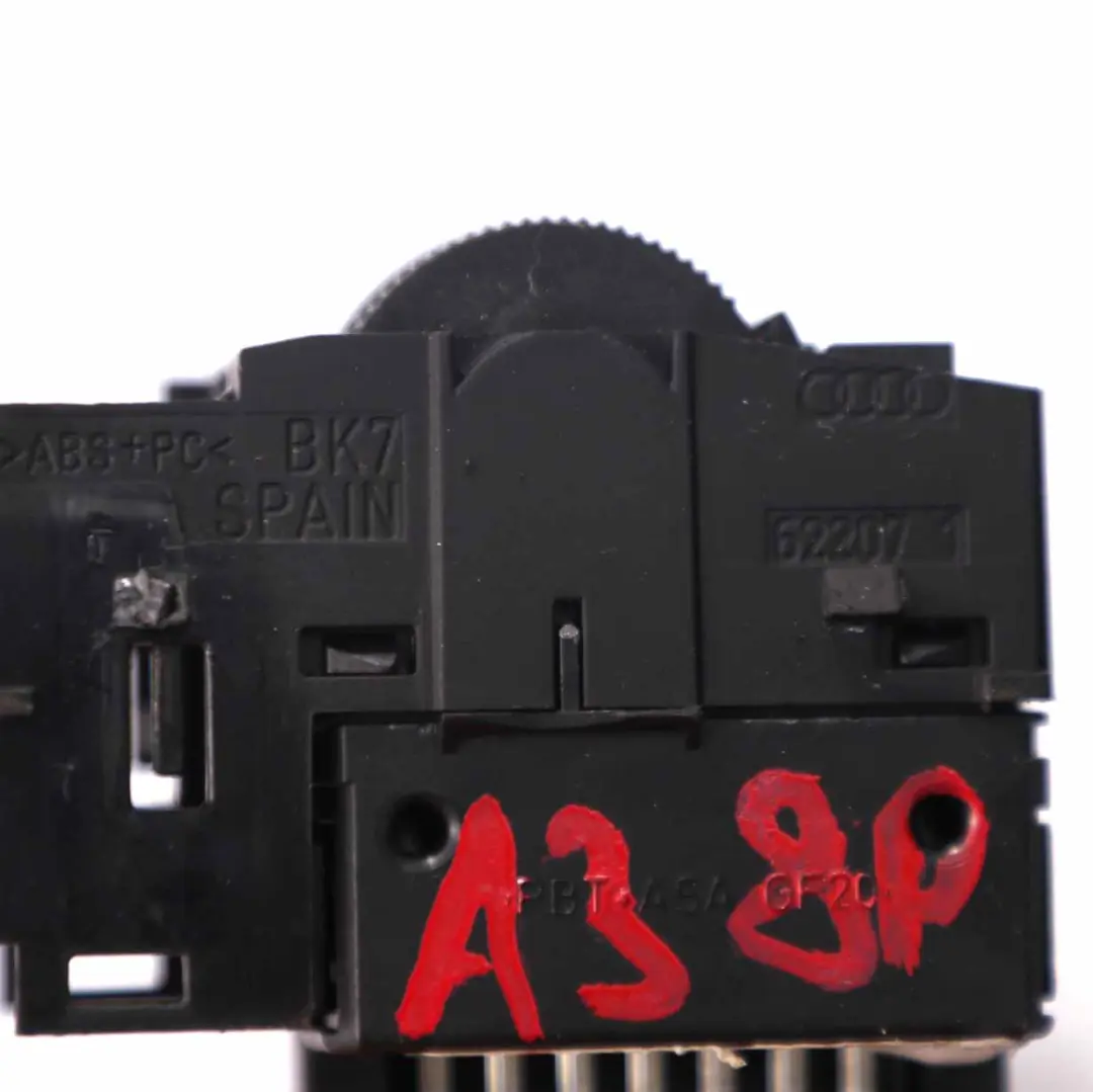 Pannello di controllo Interruttore regolatore di intensità per Audi A3 8P con numero di parte 8P0919094 Audi A3 8P Pannello di controllo Interruttore regolatore di intensità - SKU 8P0919094 - Numero di parte 8P0919094