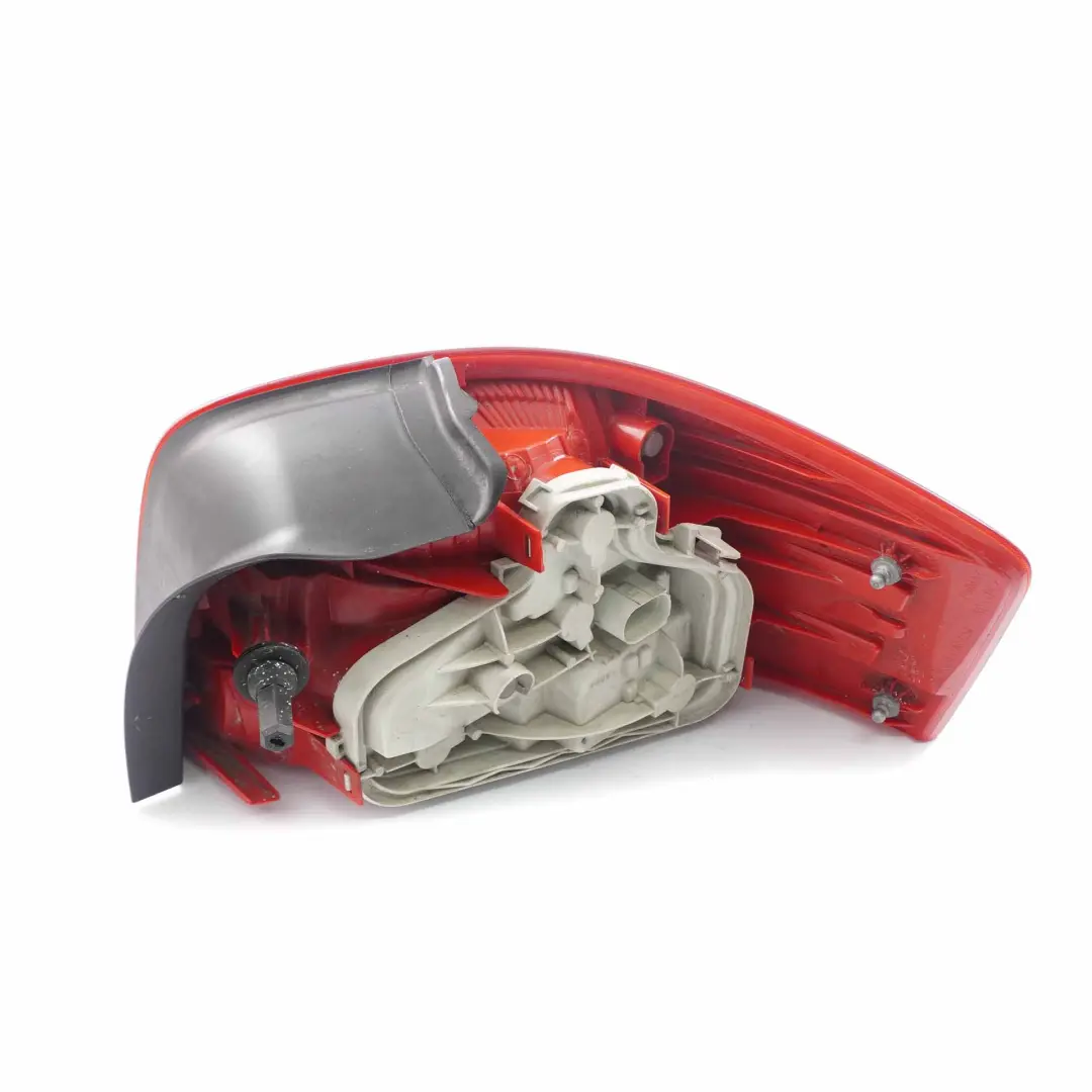 Feu arrière gauche Feu arrière latéral pour Audi A3 8P à propos du numéro de pièce 8P0945095A Audi A3 8P Feu arrière gauche Feu arrière latéral - SKU 8P0945095A - Numéro de pièce 8P0945095A