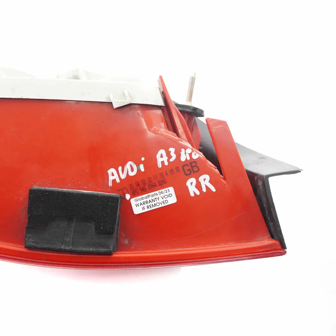 Fanale posteriore destro Fanale coda Pannello posteriore per Audi A3 8P con numero di parte 8P0945096A Audi A3 8P Fanale posteriore destro Fanale coda Pannello posteriore - SKU 8P0945096A - Numero di parte 8P0945096A