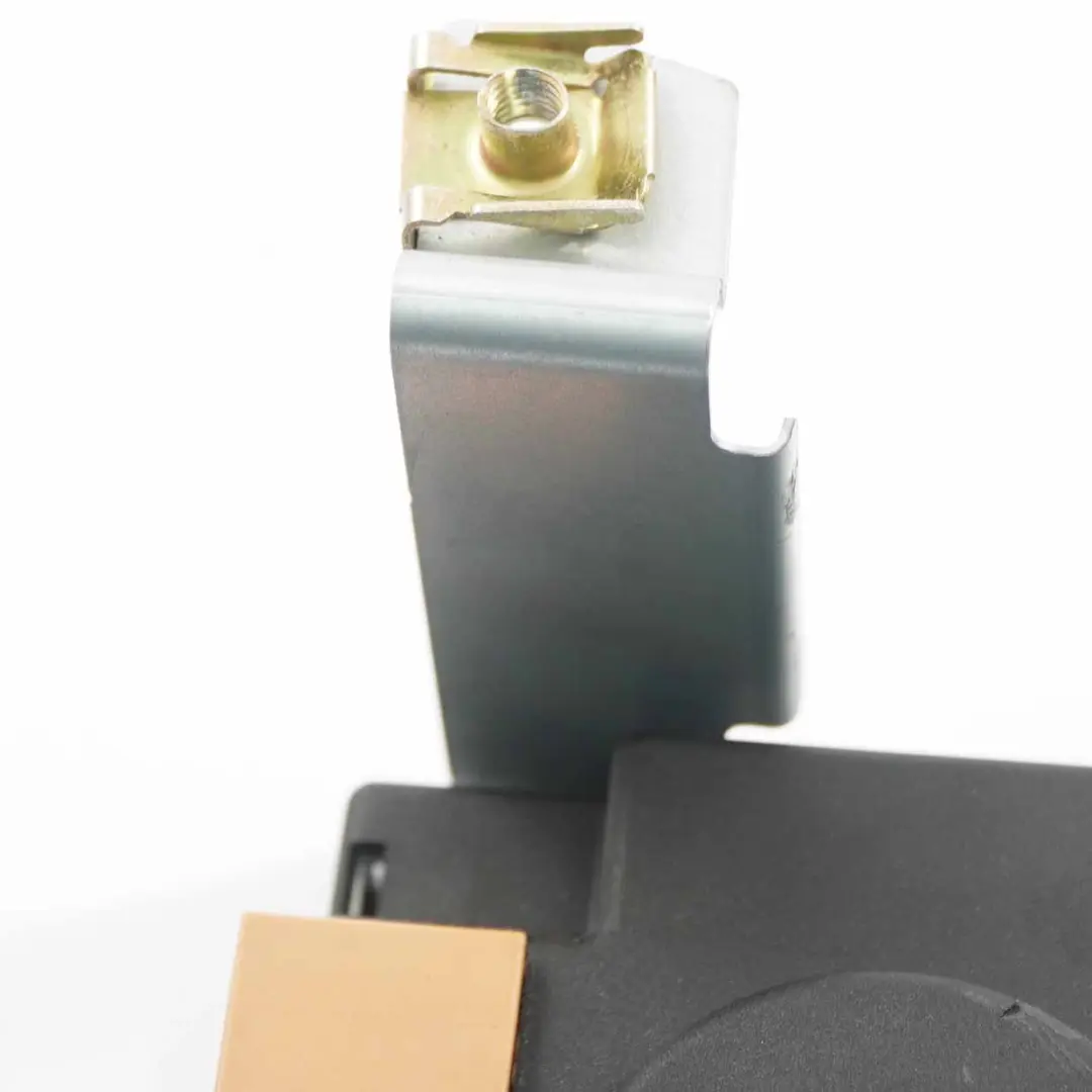 Modulo Amplificatore Antenna Unità Controllo Booster per Audi A3 8P con numero di parte 8P3035225 Audi A3 8P Modulo Amplificatore Antenna Unità Controllo Booster - SKU 8P3035225 - Numero di parte 8P3035225