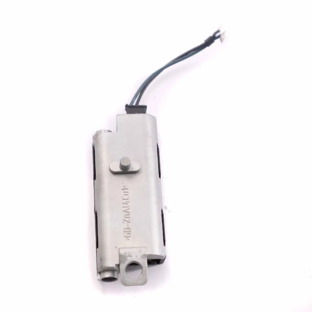 Audi A3 8P Aerial Antenna Amplifier Booster Unit Module - SKU 8P3035225B - Part number 8P3035225B
