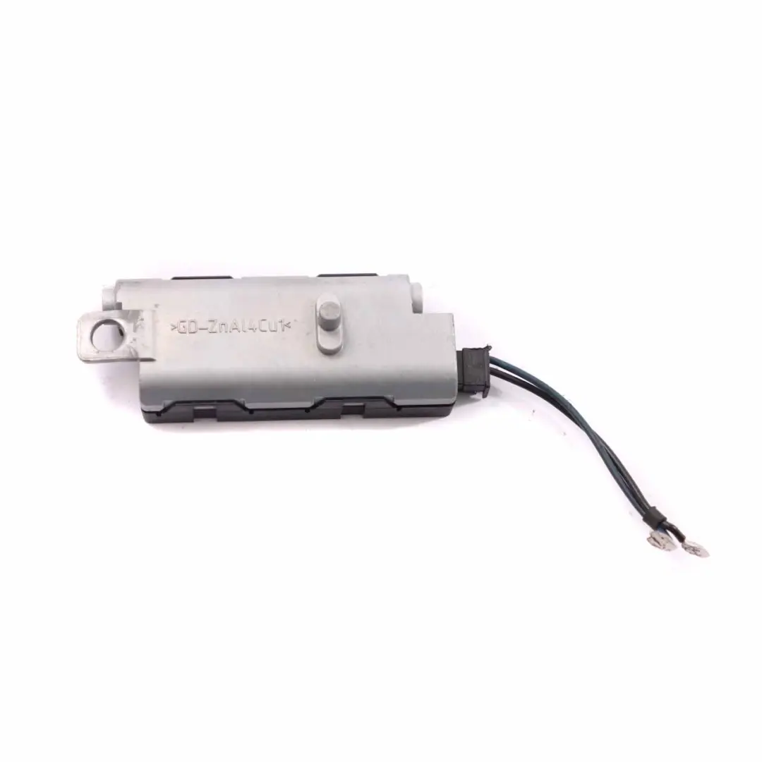 Wzmacniacz Anteny Antenowy do Audi A3 8P o numerze 8P3035225B Audi A3 8P Wzmacniacz Anteny Antenowy - SKU 8P3035225B - Numer Części 8P3035225B