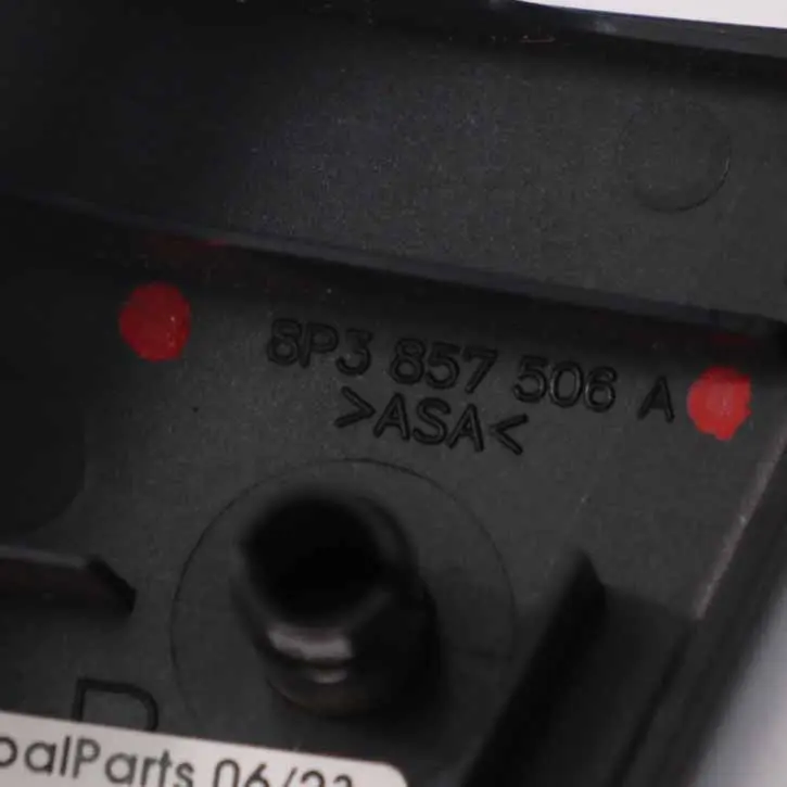 Dreieck Abdeckung Trim vordere Tür rechts Innenraum für Audi A3 8P mit Teilenummer 8P3857506A Audi A3 8P Dreieck Abdeckung Trim vordere Tür rechts Innenraum - SKU 8P3857506A - Teilenummer 8P3857506A