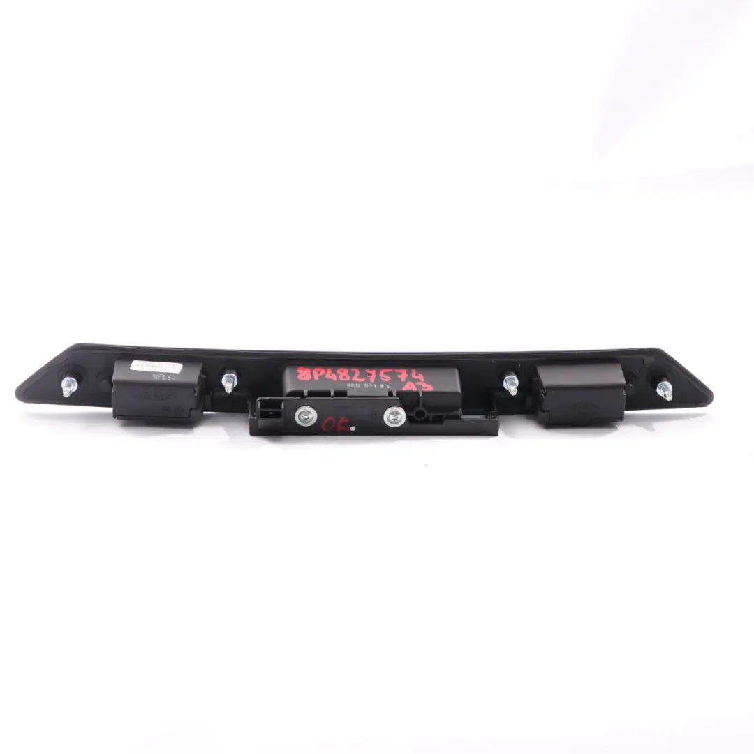  Maniglia portellone posteriore Audi A3 A4 A6 Pannello bagagliaio Luce targa - SKU 8P4827574 - Numero di parte 8P4827574