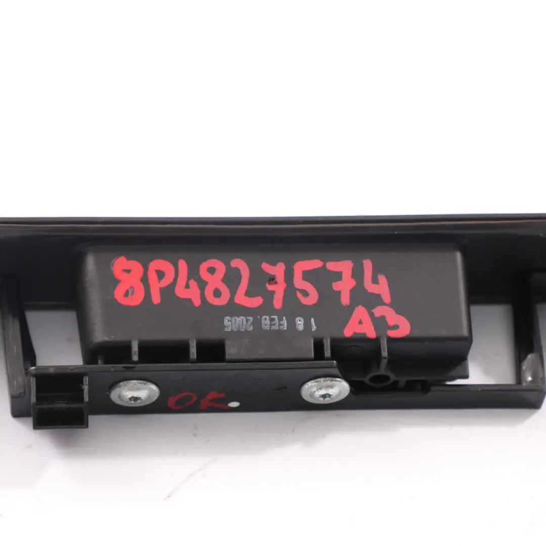 Heckklappen griff Audi A3 A4 A6 Kofferraum verkleidung Nummern schild Leuchte für mit Teilenummer 8P4827574 Heckklappen griff Audi A3 A4 A6 Kofferraum verkleidung Nummern schild Leuchte - SKU 8P4827574 - Teilenummer 8P4827574