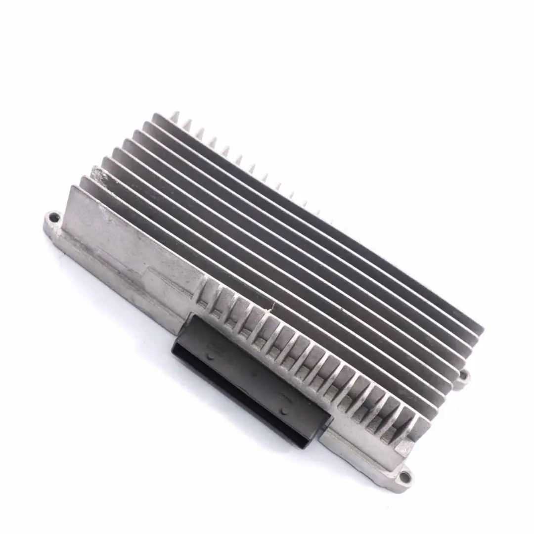 Audi A4 B8 A5 8T Stereo Radio Sound System Altavoz Amplificador - SKU 8R0035223F - Número de pieza 8R0035223F