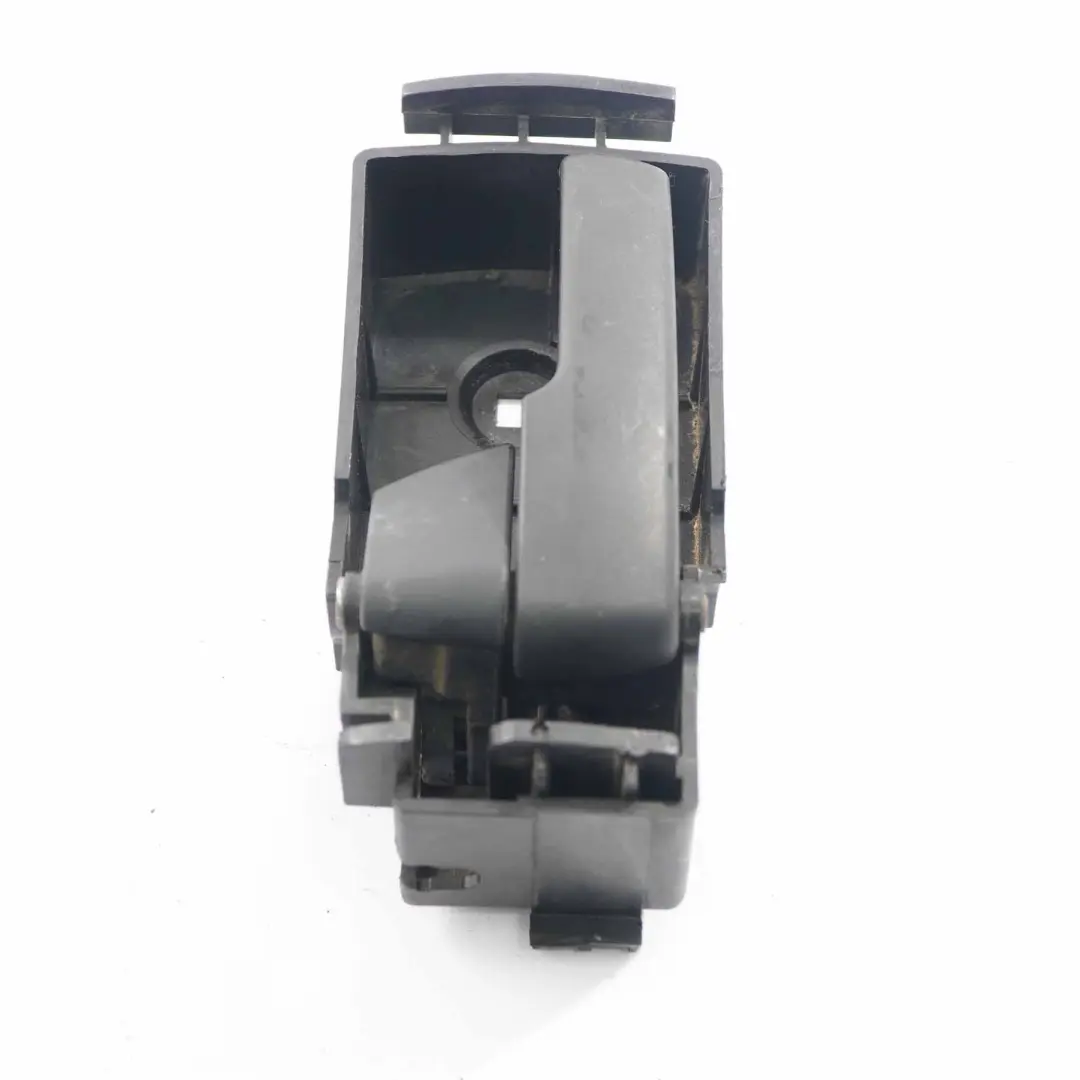 Klamka Drzwi Lewy Przód do Ford Transit Connect o numerze 8T16-V266A62-CA Ford Transit Connect Klamka Drzwi Lewy Przód - SKU 8T16-V266A62-CA - Numer Części 8T16-V266A62-CA