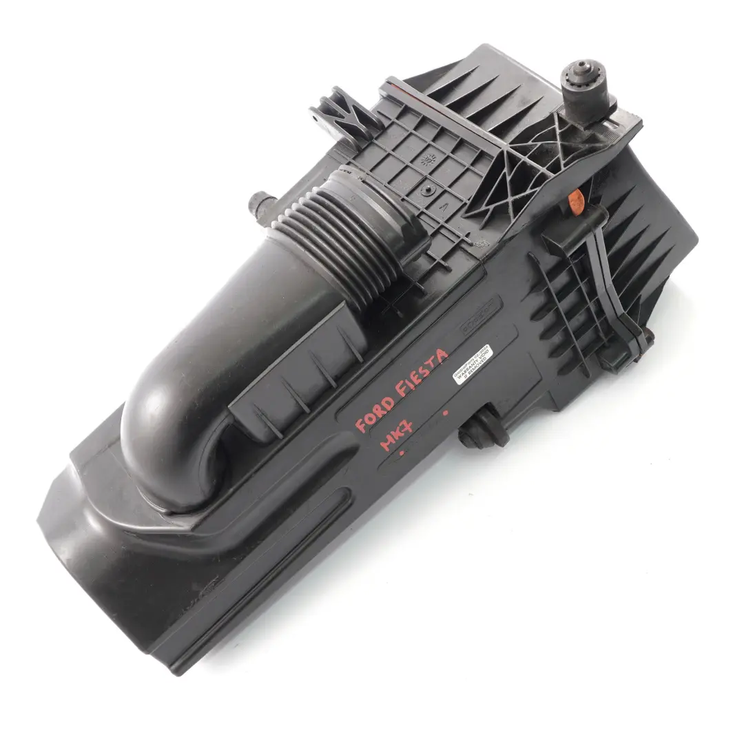 Obudowa Filtra Powietrza do Ford Fiesta MK7 1.6 TDCi o numerze 8V21-9600-AG Ford Fiesta MK7 1.6 TDCi Obudowa Filtra Powietrza - SKU 8V21-9600-AG - Numer Części 8V21-9600-AG