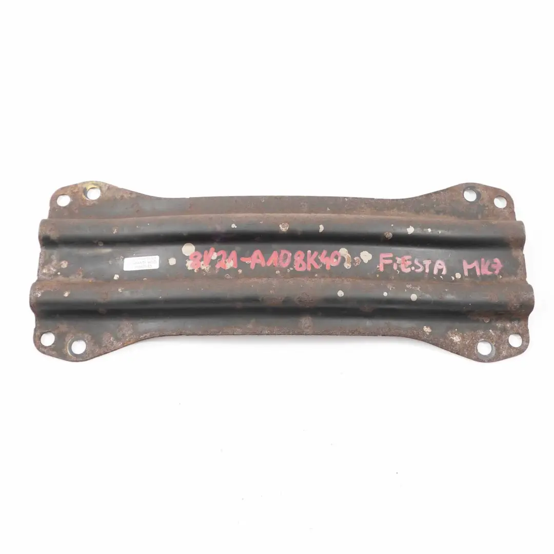 Traverse Ford Fiesta Mk7 Support Différentiel Arrière - SKU 8V21-A108K40-AC - Numéro de pièce 8V21-A108K40-AC