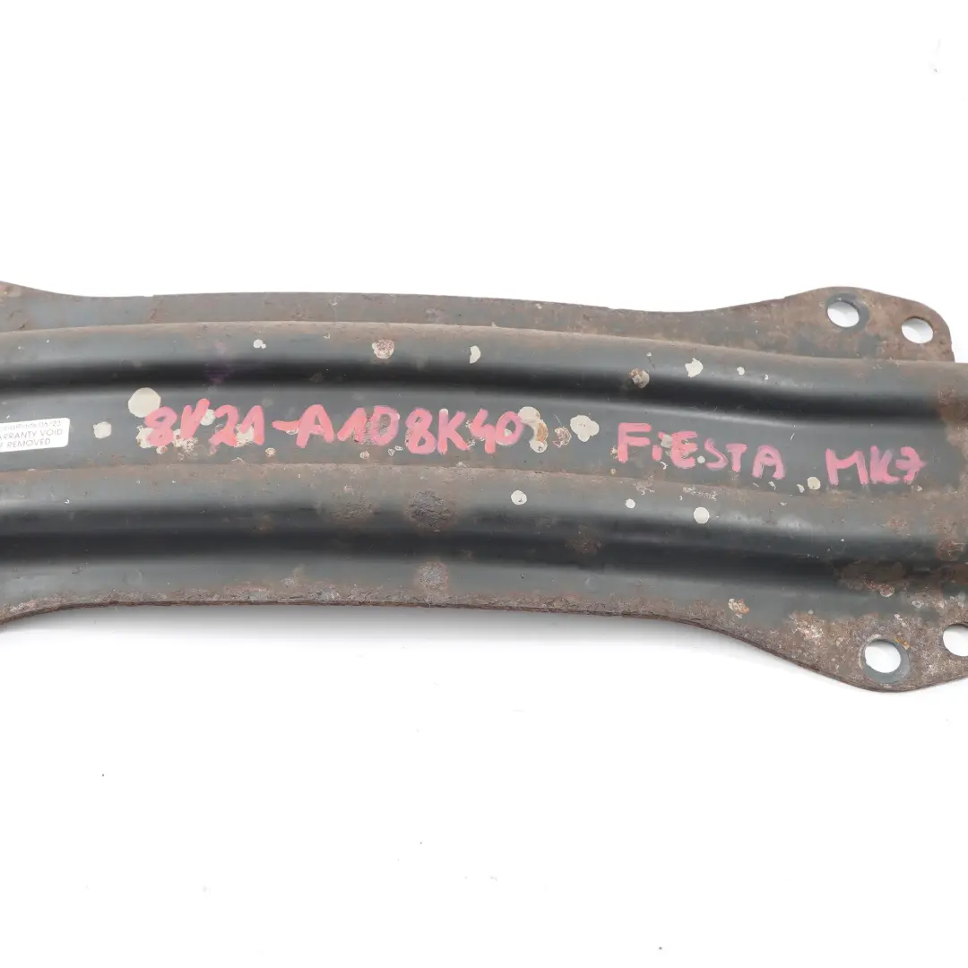 Mocowanie Wspornik Tylnej Osi do Ford Fiesta Mk7 o numerze 8V21-A108K40-AC Ford Fiesta Mk7 Mocowanie Wspornik Tylnej Osi - SKU 8V21-A108K40-AC - Numer Części 8V21-A108K40-AC