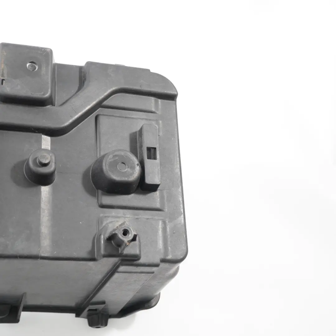 Caja de la Batería Soporte para Ford Fiesta MK7 con número de pieza 8V2110723BC Ford Fiesta MK7 Caja de la Batería Soporte - SKU 8V2110723BC - Número de pieza 8V2110723BC