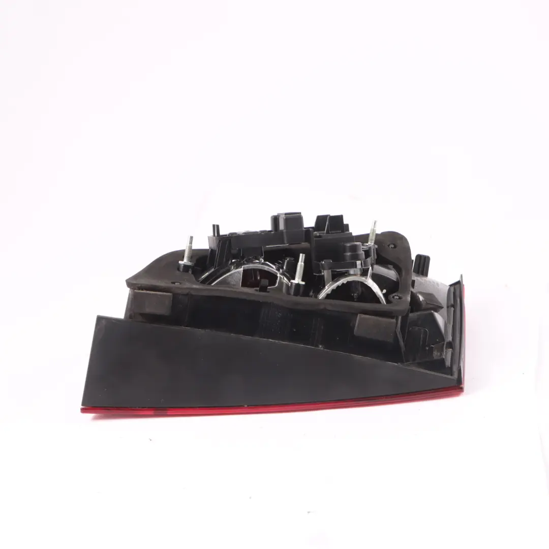Tylna Lampa Światło Klapy Bagażnika Lewy Tył do Audi A3 8V o numerze 8V4945093 Audi A3 8V Tylna Lampa Światło Klapy Bagażnika Lewy Tył - SKU 8V4945093 - Numer Części 8V4945093