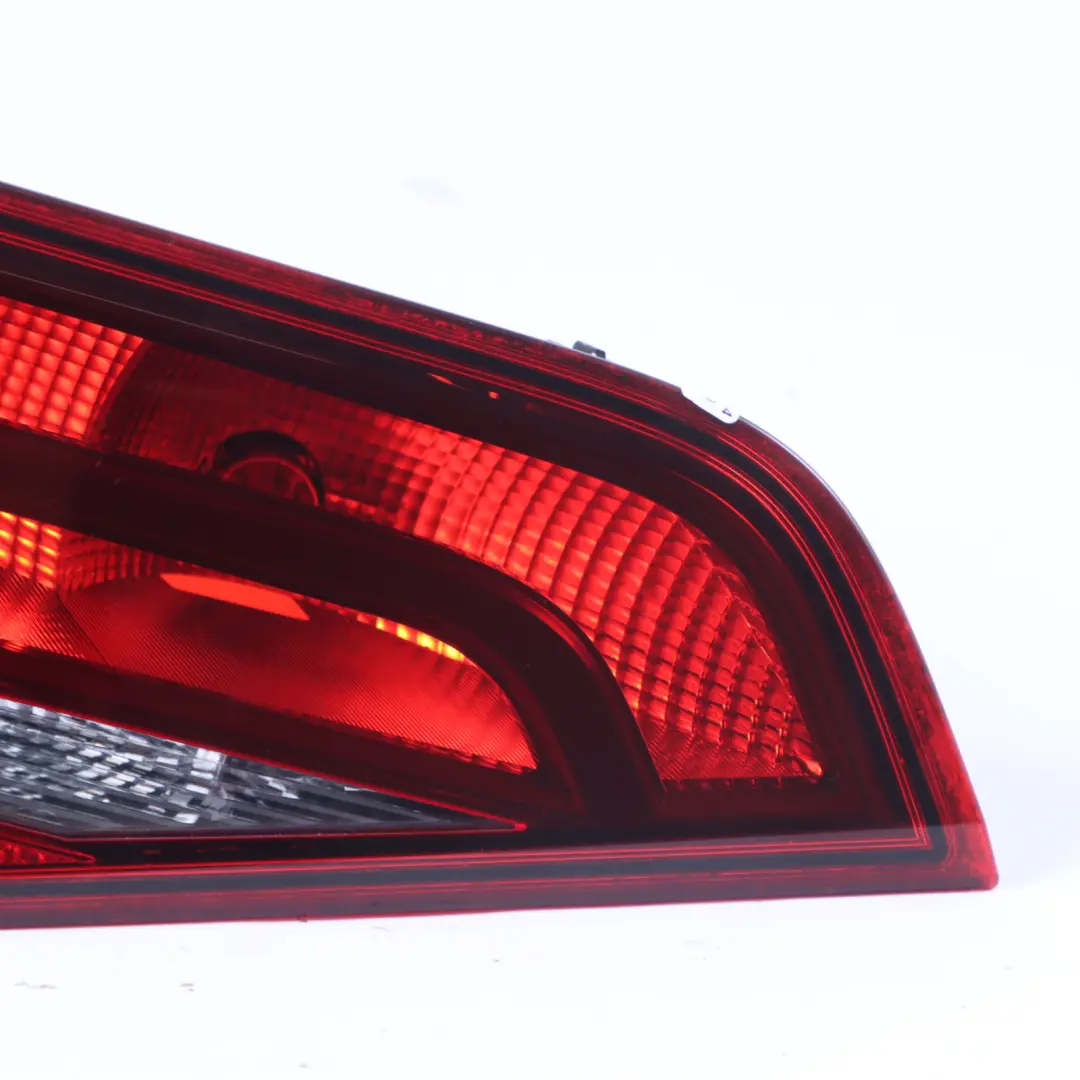 Hintere Heck Klappe Innere Rücklicht Lampe Links für Audi A3 8V mit Teilenummer 8V4945093 Audi A3 8V Hintere Heck Klappe Innere Rücklicht Lampe Links - SKU 8V4945093 - Teilenummer 8V4945093
