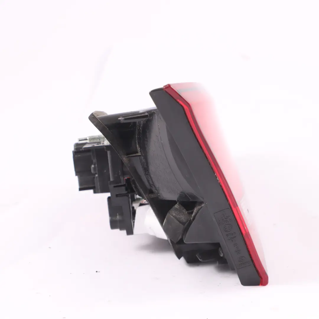 Feu arrière de coffre gauche pour Audi A3 8V à propos du numéro de pièce 8V4945093 Audi A3 8V Feu arrière de coffre gauche - SKU 8V4945093 - Numéro de pièce 8V4945093