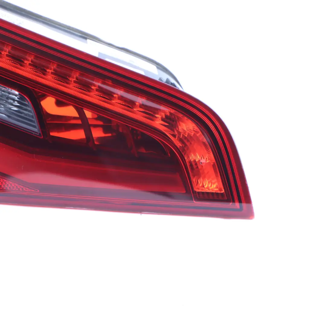 Audi A3 8V Tylna Lampa Światło Klapy Bagażnika Tył Lewo - SKU 8V4945093A - Numer Części 8V4945093A