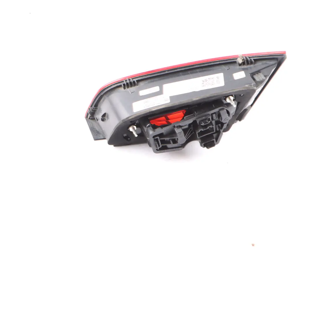Tylna Lampa Światło Klapy Bagażnika Tył Lewo do Audi A3 8V o numerze 8V4945093A Audi A3 8V Tylna Lampa Światło Klapy Bagażnika Tył Lewo - SKU 8V4945093A - Numer Części 8V4945093A