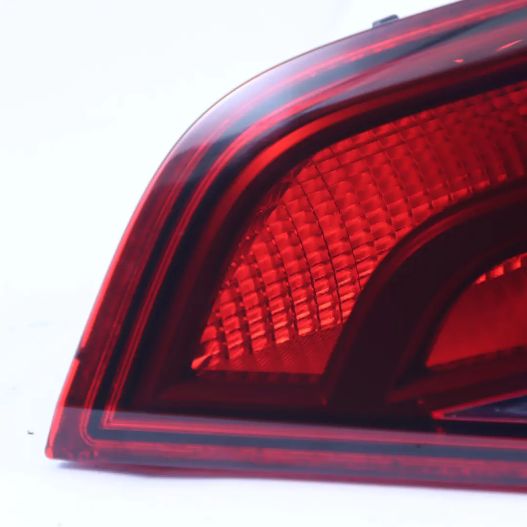 Hintere Heck Klappe Innere Rücklicht Lampe Rechts für Audi A3 8V mit Teilenummer 8V4945094 Audi A3 8V Hintere Heck Klappe Innere Rücklicht Lampe Rechts - SKU 8V4945094 - Teilenummer 8V4945094