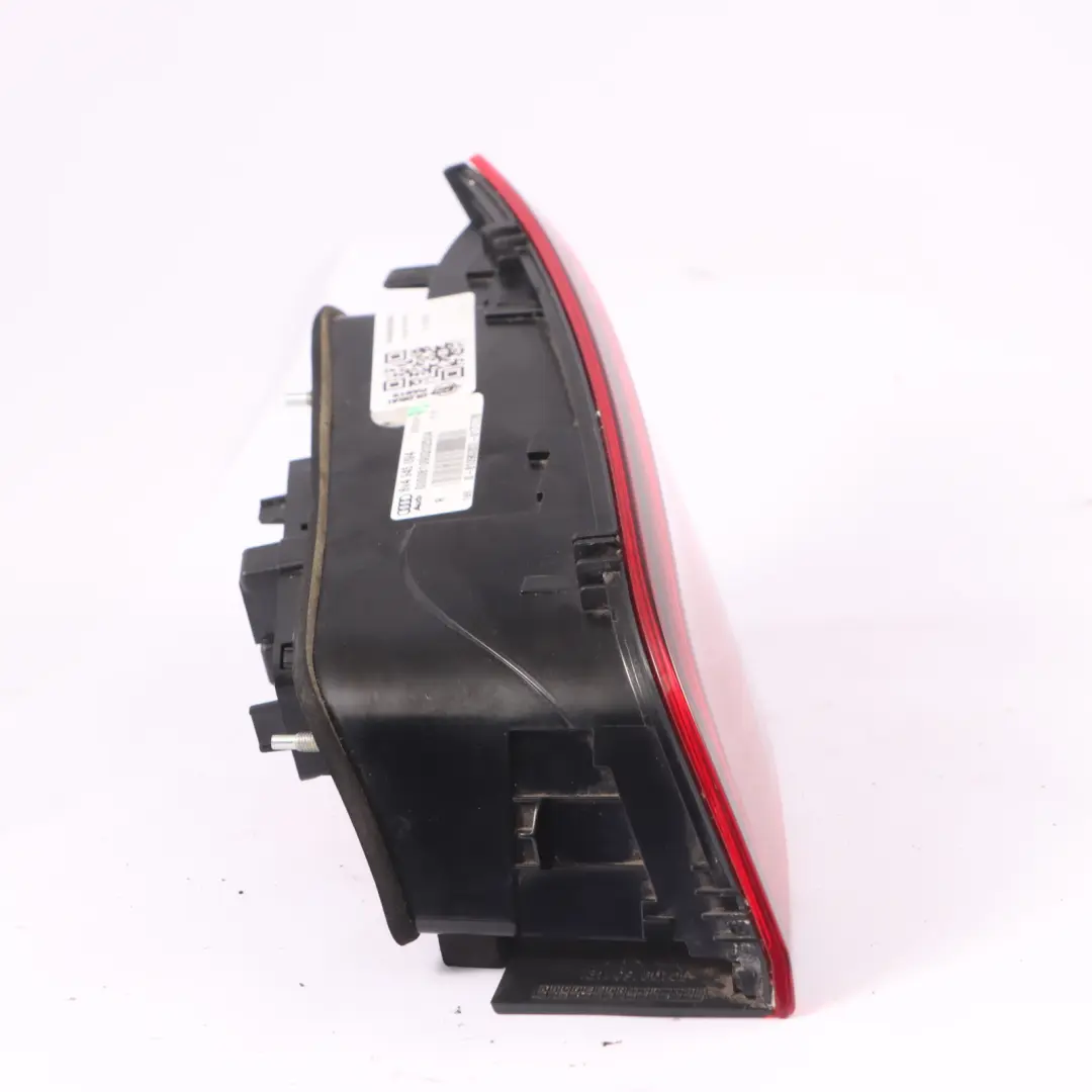 Feu arrière de coffre droit pour Audi A3 8V à propos du numéro de pièce 8V4945094 Audi A3 8V Feu arrière de coffre droit - SKU 8V4945094 - Numéro de pièce 8V4945094