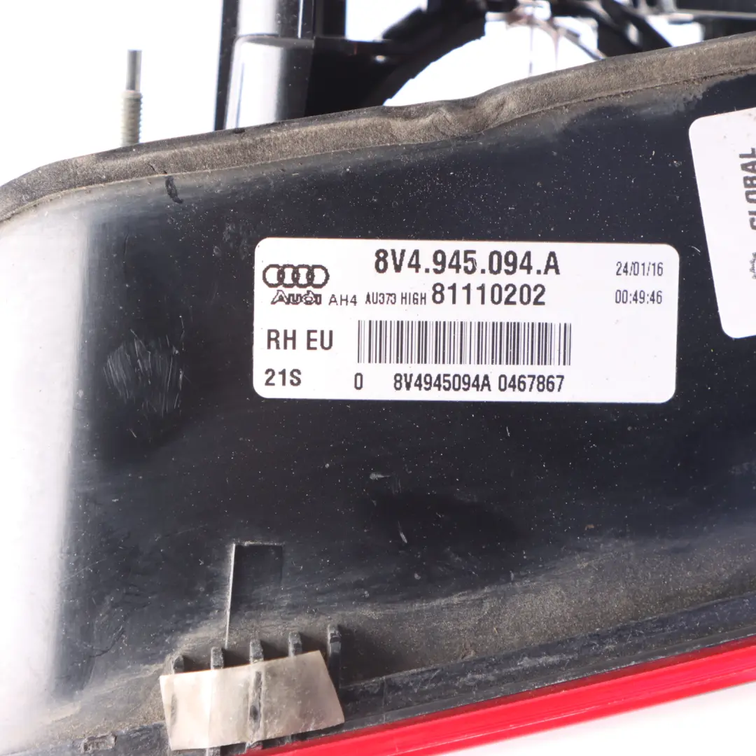 Fanale posteriore interno del bagagliaio destro per Audi A3 8V con numero di parte 8V4945094A Audi A3 8V Fanale posteriore interno del bagagliaio destro - SKU 8V4945094A - Numero di parte 8V4945094A