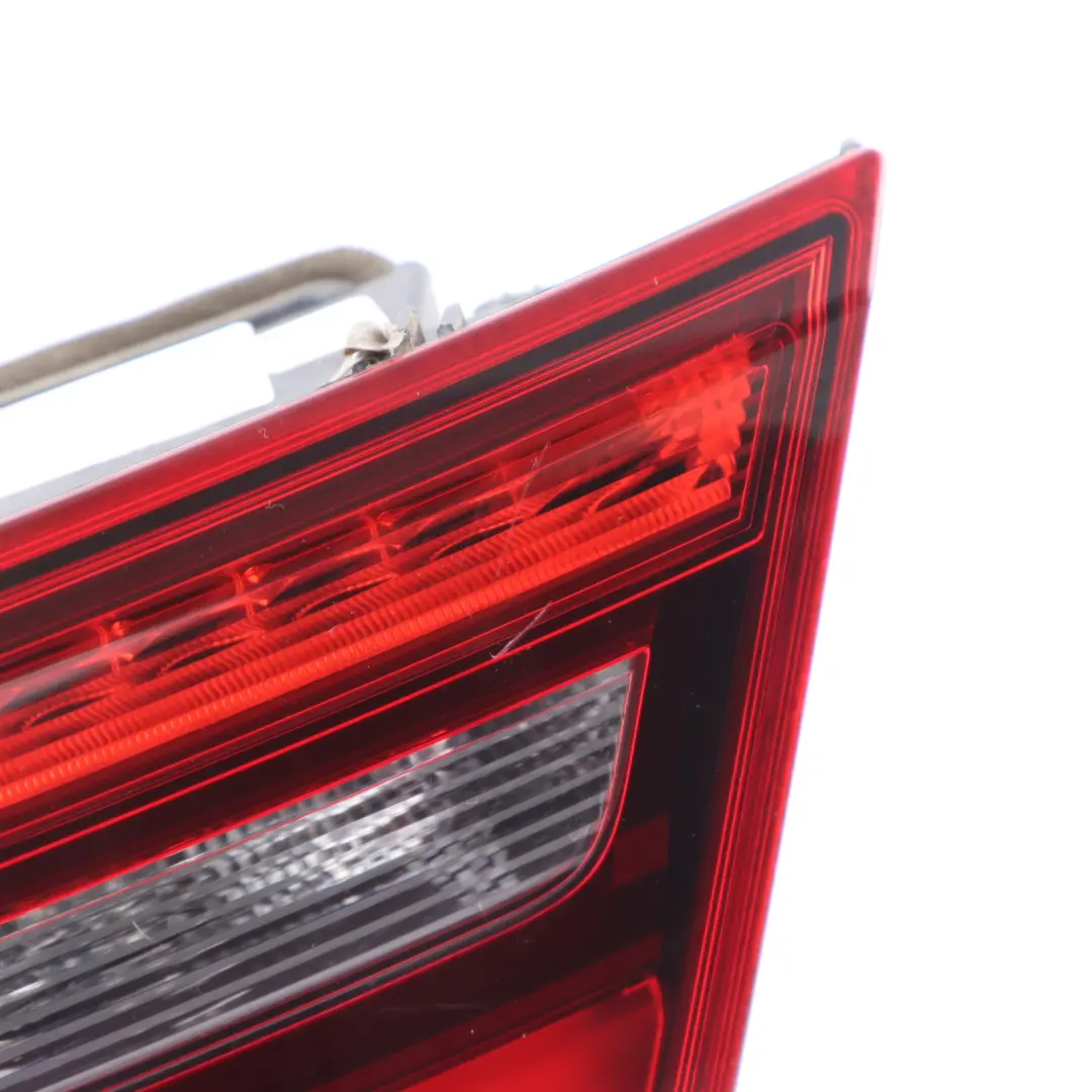 Heckklappe innere Rücklicht Lampe rechts für Audi A3 8V mit Teilenummer 8V4945094A Audi A3 8V Heckklappe innere Rücklicht Lampe rechts - SKU 8V4945094A - Teilenummer 8V4945094A