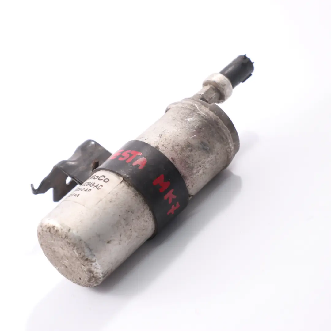 Secador Aire Acondicionado A/C 1.6 TDCI Diesel 8V51-19D848-AC para Ford Fiesta Mk7 con número de pieza 8V5119D848AC Ford Fiesta Mk7 Secador Aire Acondicionado A/C 1.6 TDCI Diesel 8V51-19D848-AC - SKU 8V5119D848AC - Número de pieza 8V5119D848AC