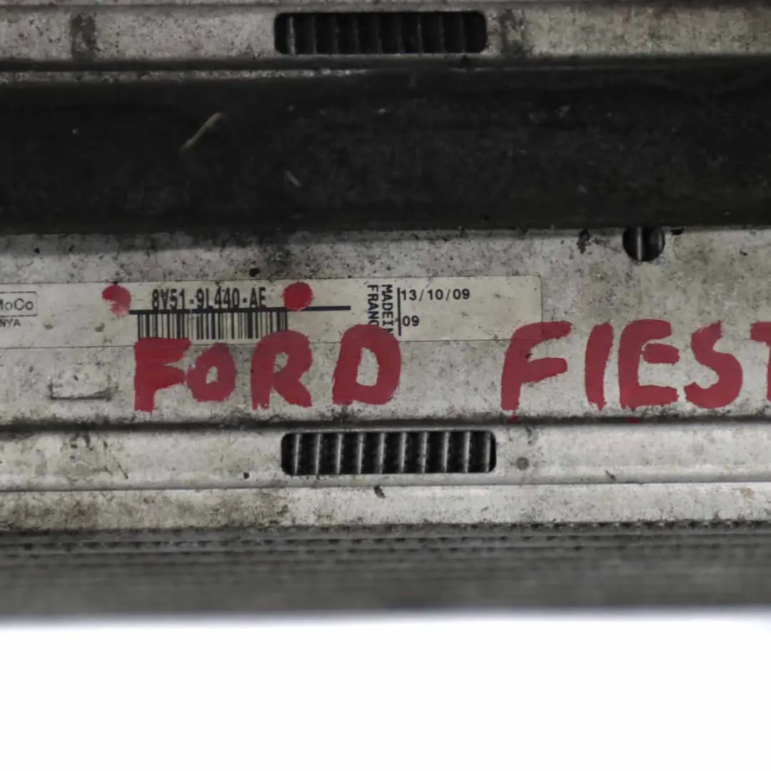Enfriador aire carga Radiador Diesel para Ford Fiesta MK7 Intercooler con número de pieza 8V519L440AE Ford Fiesta MK7 Intercooler Enfriador aire carga Radiador Diesel - SKU 8V519L440AE - Número de pieza 8V519L440AE
