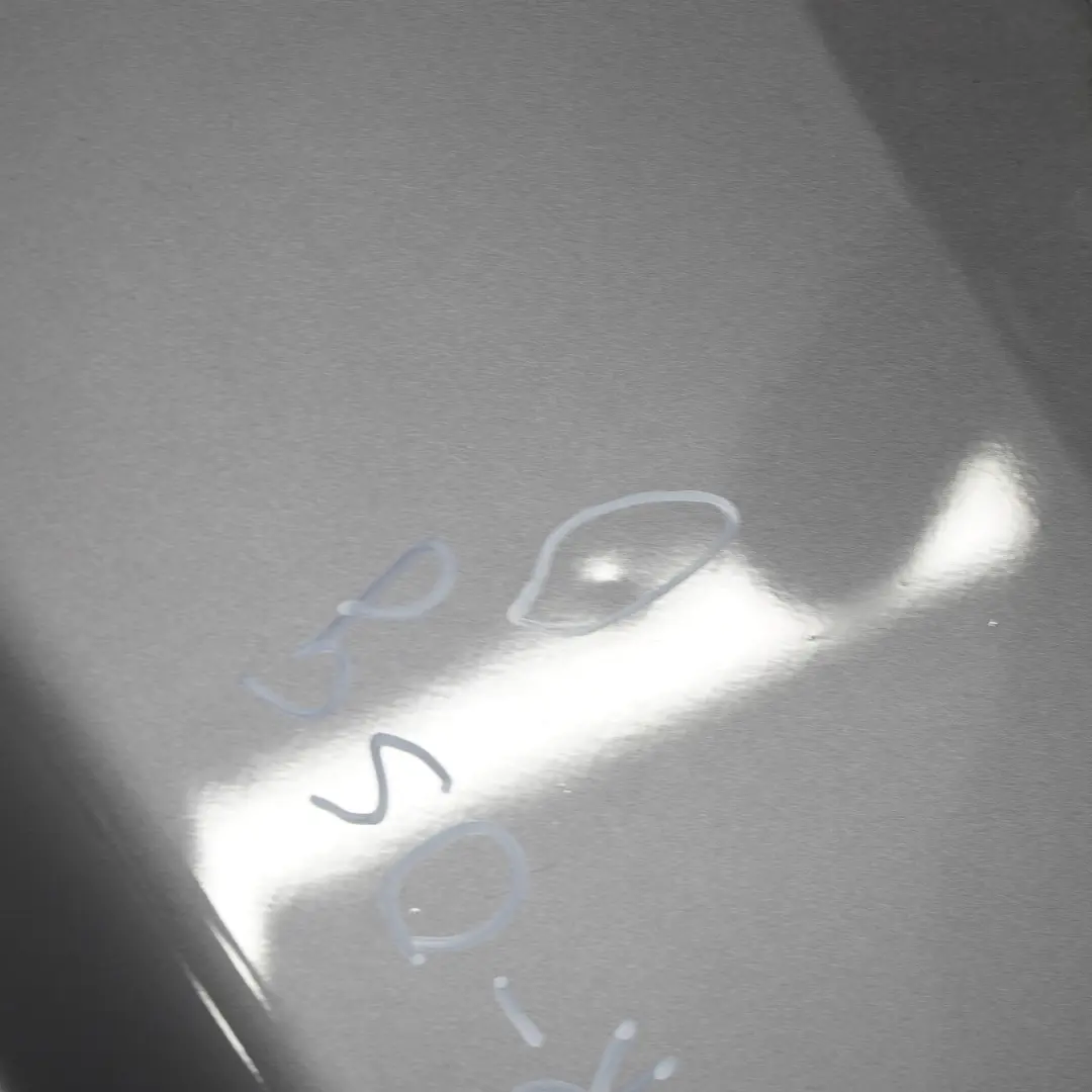 Puerta Trasera Derecha Tapa Maletero Oyster Grey - KNG para Renault Trafic III con número de pieza 901002765R Renault Trafic III Puerta Trasera Derecha Tapa Maletero Oyster Grey - KNG - SKU 901002765R-OSG - Número de pieza 901002765R