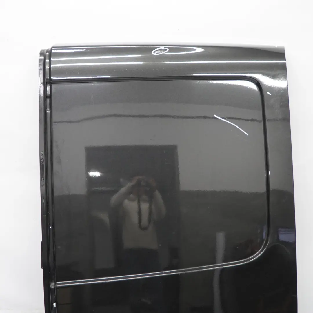 Porta posteriore destra Portellone Coperchio Midnight Black per Renault Trafic III con numero di parte 901007780R Renault Trafic III Porta posteriore destra Portellone Coperchio Midnight Black - SKU 901007780R-MID - Numero di parte 901007780R