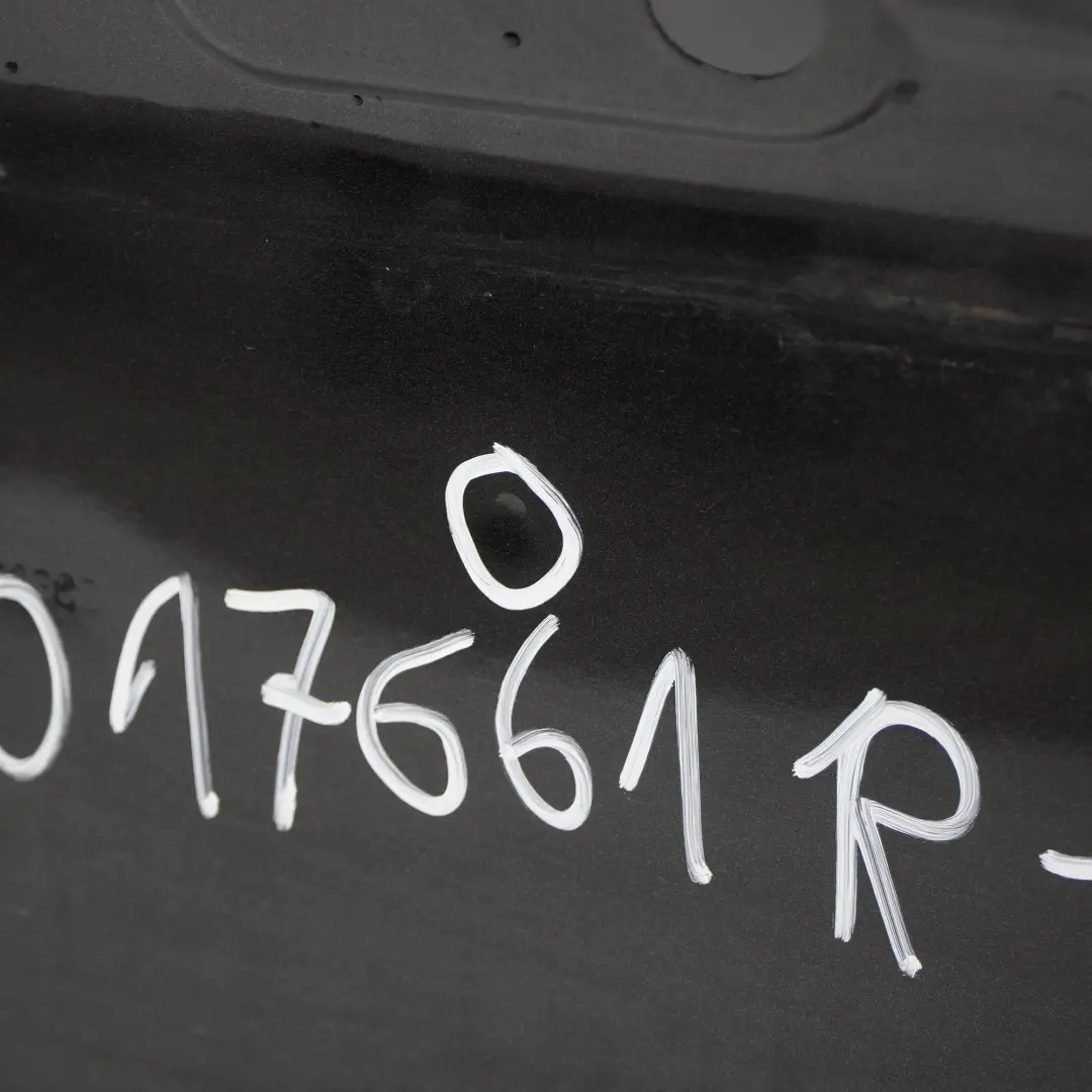 Puerta Trasera Izquierda Tapa Maletero Midnight Black - D68 para Renault Trafic III con número de pieza 901017661R Renault Trafic III Puerta Trasera Izquierda Tapa Maletero Midnight Black - D68 - SKU 901017661R-MID - Número de pieza 901017661R