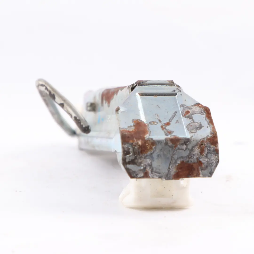 General Motors Lifting Jack Emergency Wheel Tool to GM with Part number 90135101 GM General Motors Lifting Jack Emergency Wheel Tool - SKU 90135101-1 - Part number 90135101