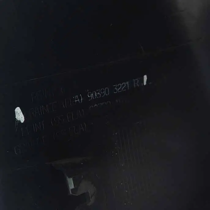 Pare-chocs arrière Bordure d'angle droite pour Renault Trafic II à propos du numéro de pièce 903903221R Renault Trafic II Pare-chocs arrière Bordure d'angle droite - SKU 903903221R - Numéro de pièce 903903221R