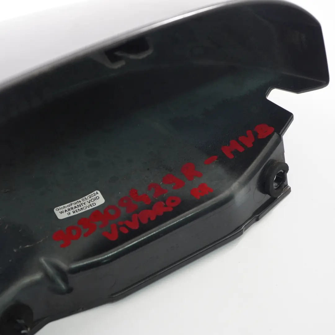 Angolo rifinitura superiore posteriore destro Midnight Black D68 per Opel Vivaro B con numero di parte 903908429R Opel Vivaro B Angolo rifinitura superiore posteriore destro Midnight Black D68 - SKU 903908429R-MNB - Numero di parte 903908429R