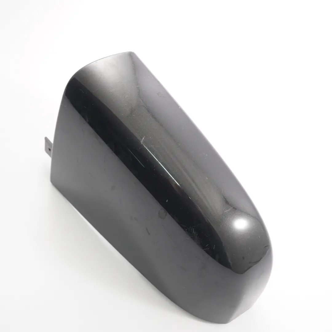 Coin de la garniture supérieure arrière droite Noir minuit D68 pour Opel Vivaro B à propos du numéro de pièce 903908429R Opel Vivaro B Coin de la garniture supérieure arrière droite Noir minuit D68 - SKU 903908429R-MNB - Numéro de pièce 903908429R