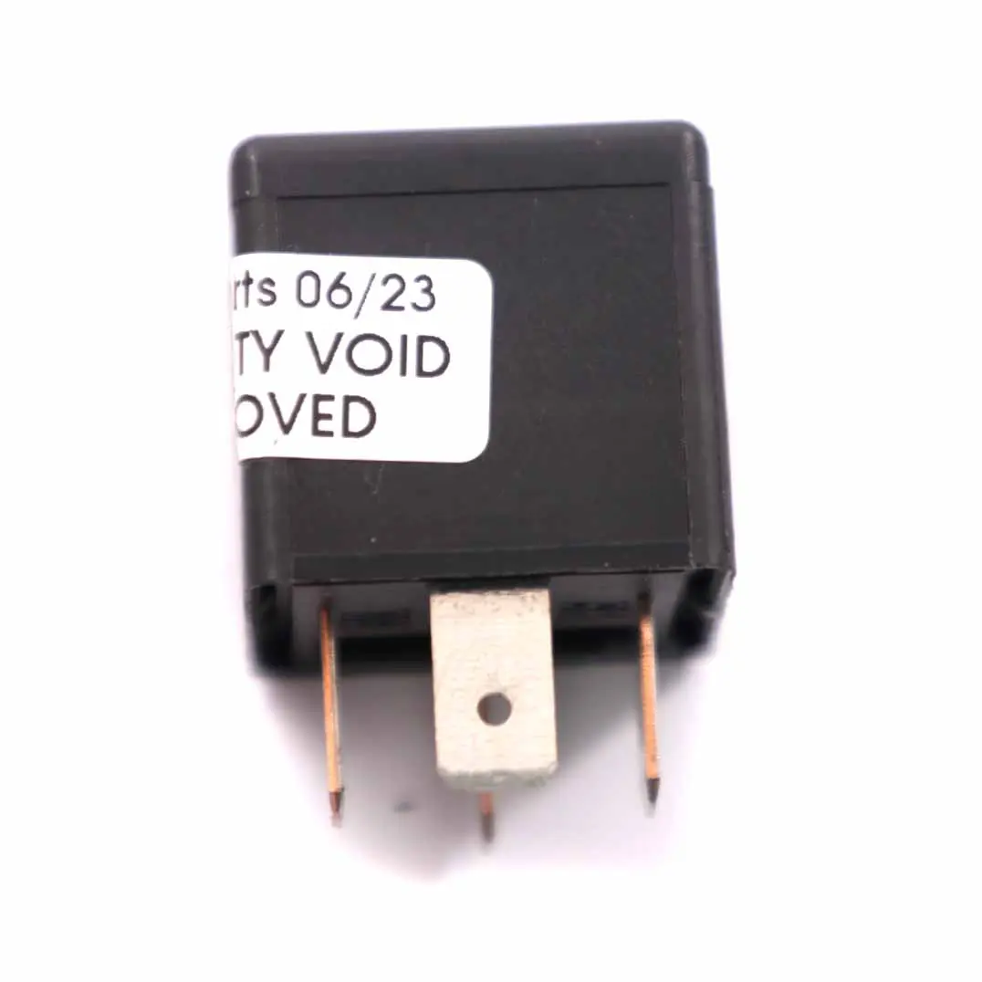 Przekaźnik 4 Pin Czarny do GM Vauxhall Opel o numerze 90464760 GM Vauxhall Opel Przekaźnik 4 Pin Czarny - SKU 90464760 - Numer Części 90464760