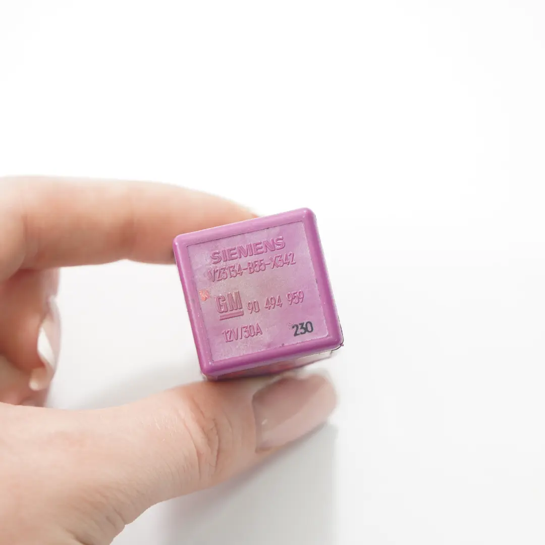 4-Pin Multi Use Glow Plug Unit Magenta to GM Vauxhall Opel Relay with Part number 90494959 GM Vauxhall Opel Relay 4-Pin Multi Use Glow Plug Unit Magenta - SKU 90494959 - Part number 90494959