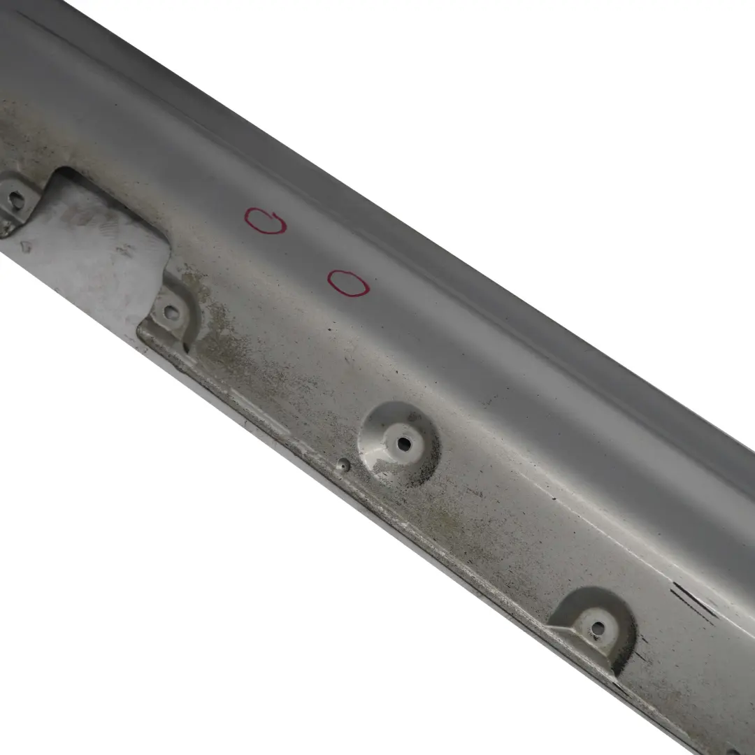 Bas de Porte Seuil a Gauche Argent Titane - 354 pour BMW 3 E46 2 Limousine Touring à propos du numéro de pièce 9071633 BMW 3 E46 2 Limousine Touring Bas de Porte Seuil a Gauche Argent Titane - 354 - SKU 9071633-TS2 - Numéro de pièce 9071633