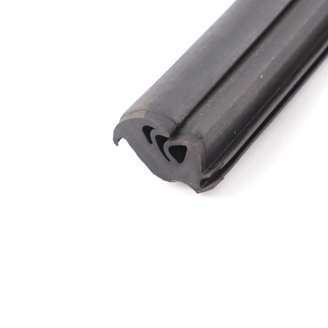 Tetto Cabrio Canale Guarnizione Guida Destra Gomma per BMW F23 con numero di parte 9100738 BMW F23 Tetto Cabrio Canale Guarnizione Guida Destra Gomma - SKU 9100738 - Numero di parte 9100738