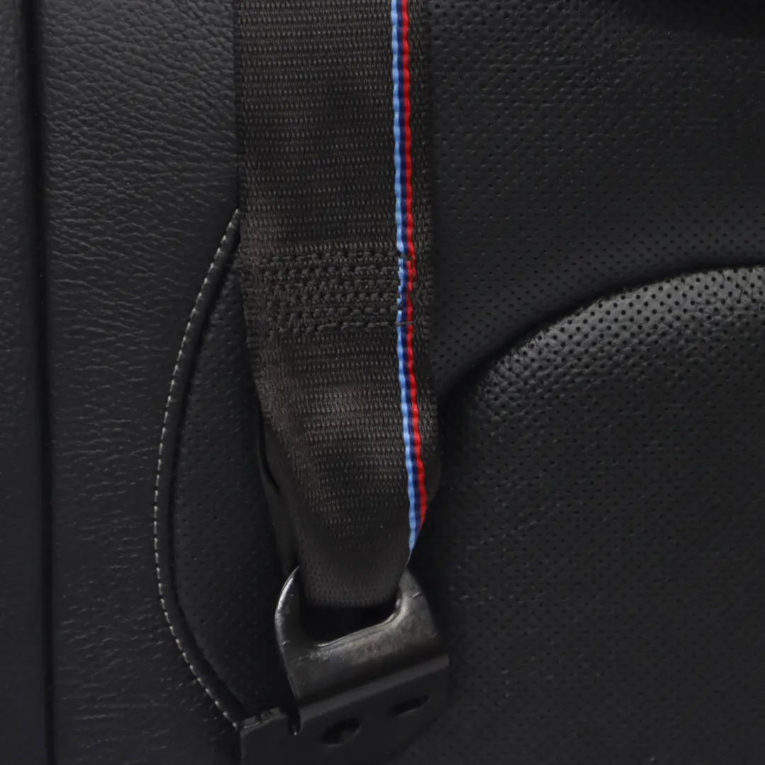 Dossier de siège arrière Gauche Revêtement Cuir Dakota Perforé pour BMW F40 à propos du numéro de pièce 9108265 BMW F40 Dossier de siège arrière Gauche Revêtement Cuir Dakota Perforé - SKU 9108265-1 - Numéro de pièce 9108265